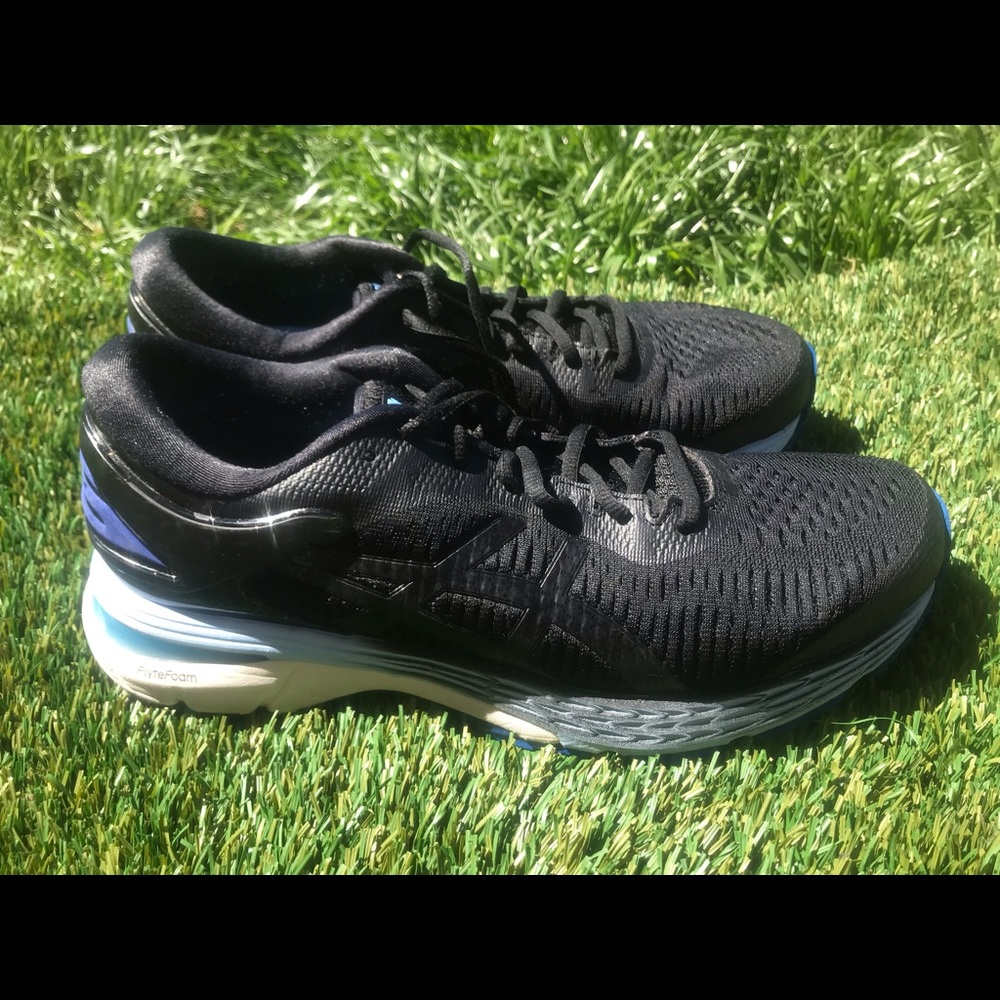 Women’s Asics Kayano 25 Running shoes sz 10